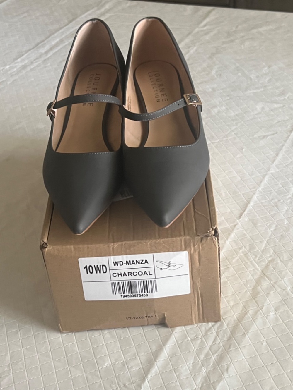 Journee Collection Women's Manza Pointed Toe Kitten Heel Size 10 Charcoal - Picture 3 of 4